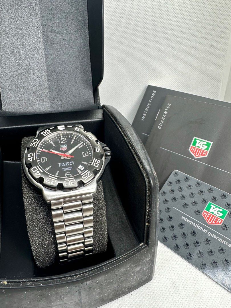 Tag hotsell f1 black