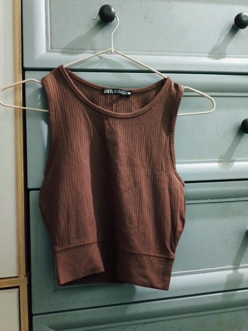 Tank semi crop top (Category: Sleeveless) located in Mandaluyong City. Submitted by simplicityk (Listing ID 1268880735, Image 1). Description: choco brown size xs-s.