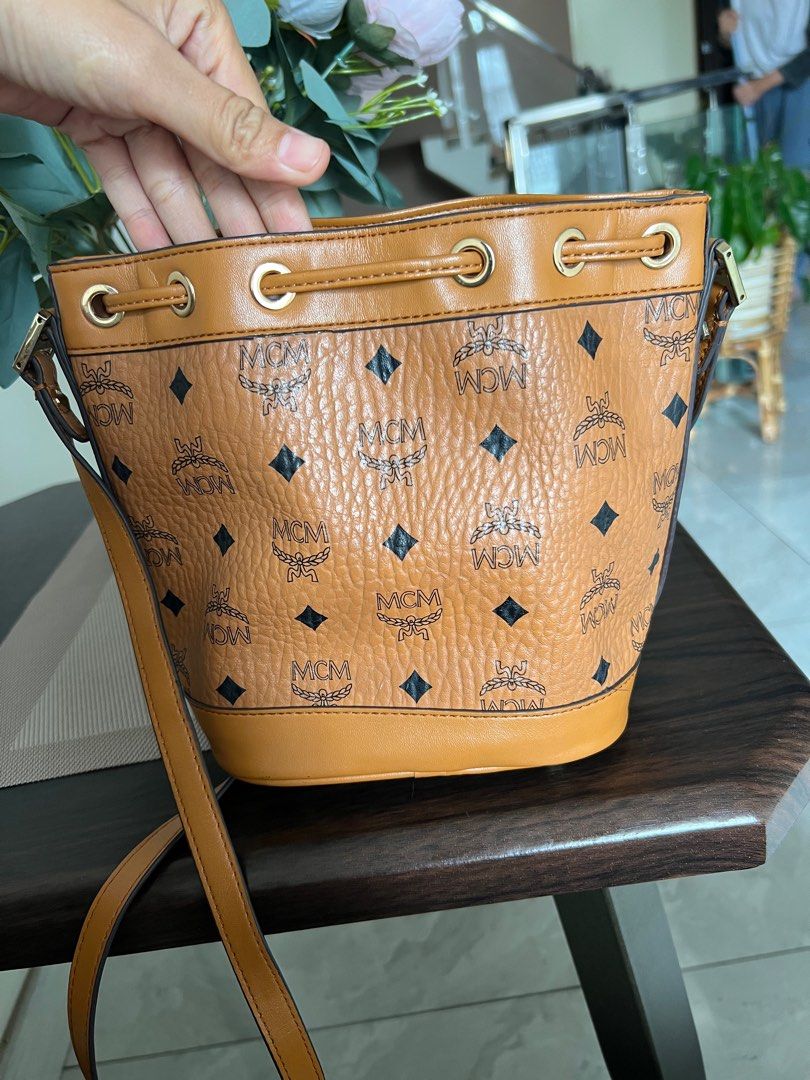 Harga tas top mcm di korea