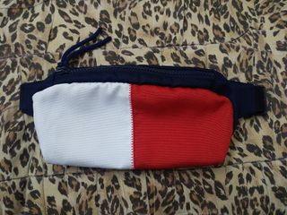 (Category: ) located in . Submitted by asyf.thriftstore (Listing ID 1268856259, Image 1). Description: .