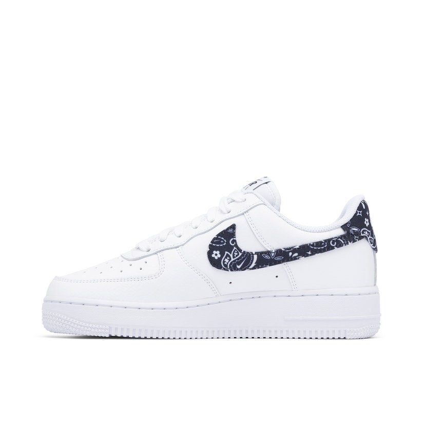 Air force 1 white with black stripe discount