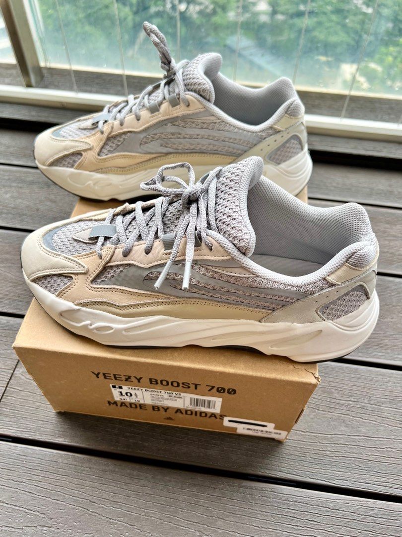 10.5 yeezy hot sale