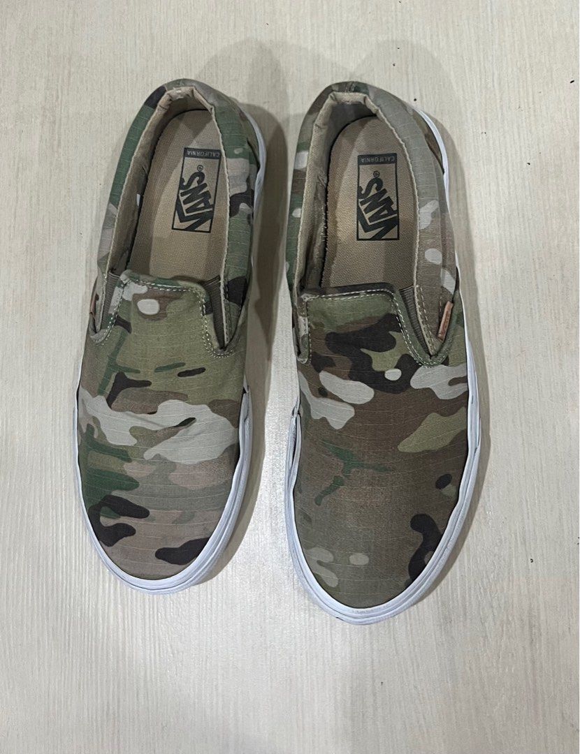 Vans California Classic Slip On CA (Category: Casual Shoes) located in Muntinlupa City. Submitted by jaysellss (Listing ID 1268813244, Image 1). Description: Original Price: P3,277 Get it for only P1,200 US 9 27 CM.
