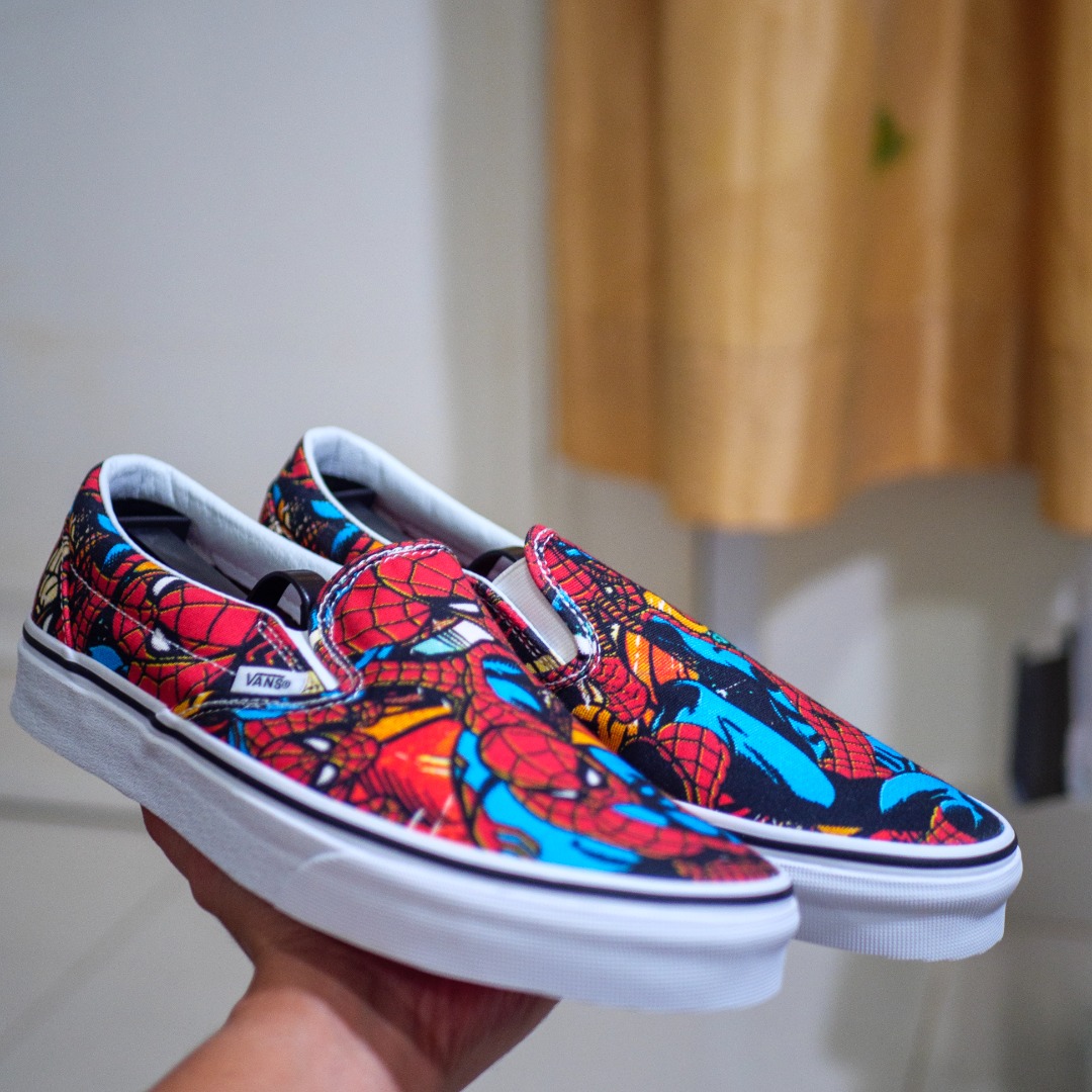 Harga sepatu vans marvel 2025