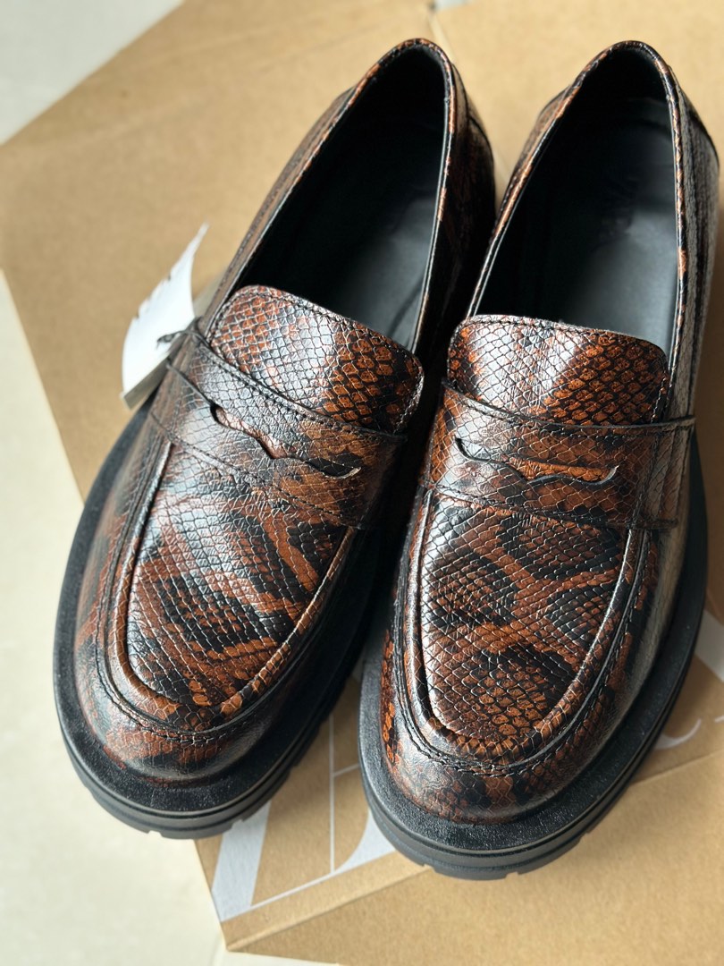Zara Snakeskin Leather Loafer
