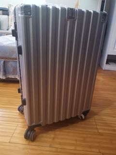 (Category: ) located in . Submitted by shopislif3 (Listing ID 1270523831, Image 1). Description: .
