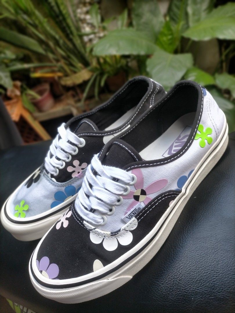 Floral vans mens hotsell