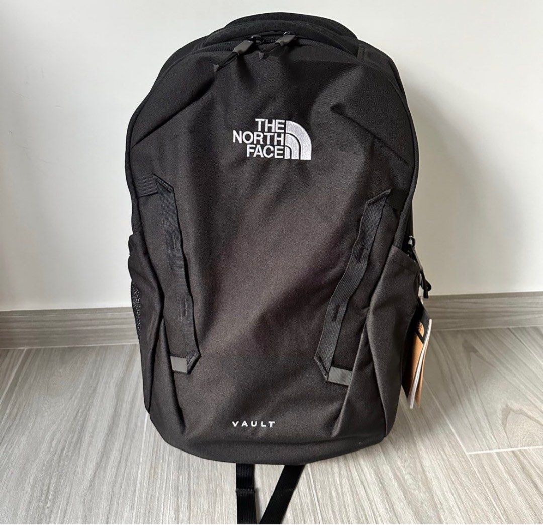 全新The North Face TNF Vault Backpack 27L 黑色背囊, 男裝, 袋, 背包