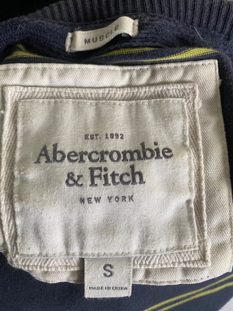 Abercrombie and Fitch Sweater (Category: Coats, Jackets and Outerwear) located in Pasig City. Submitted by rhettdg (Listing ID 1270542799, Image 3). Description: Abercrombie and Fitch Sweater Barely used Shoulders 16 Chest 18 Length 27 Sleeve Length 28in .