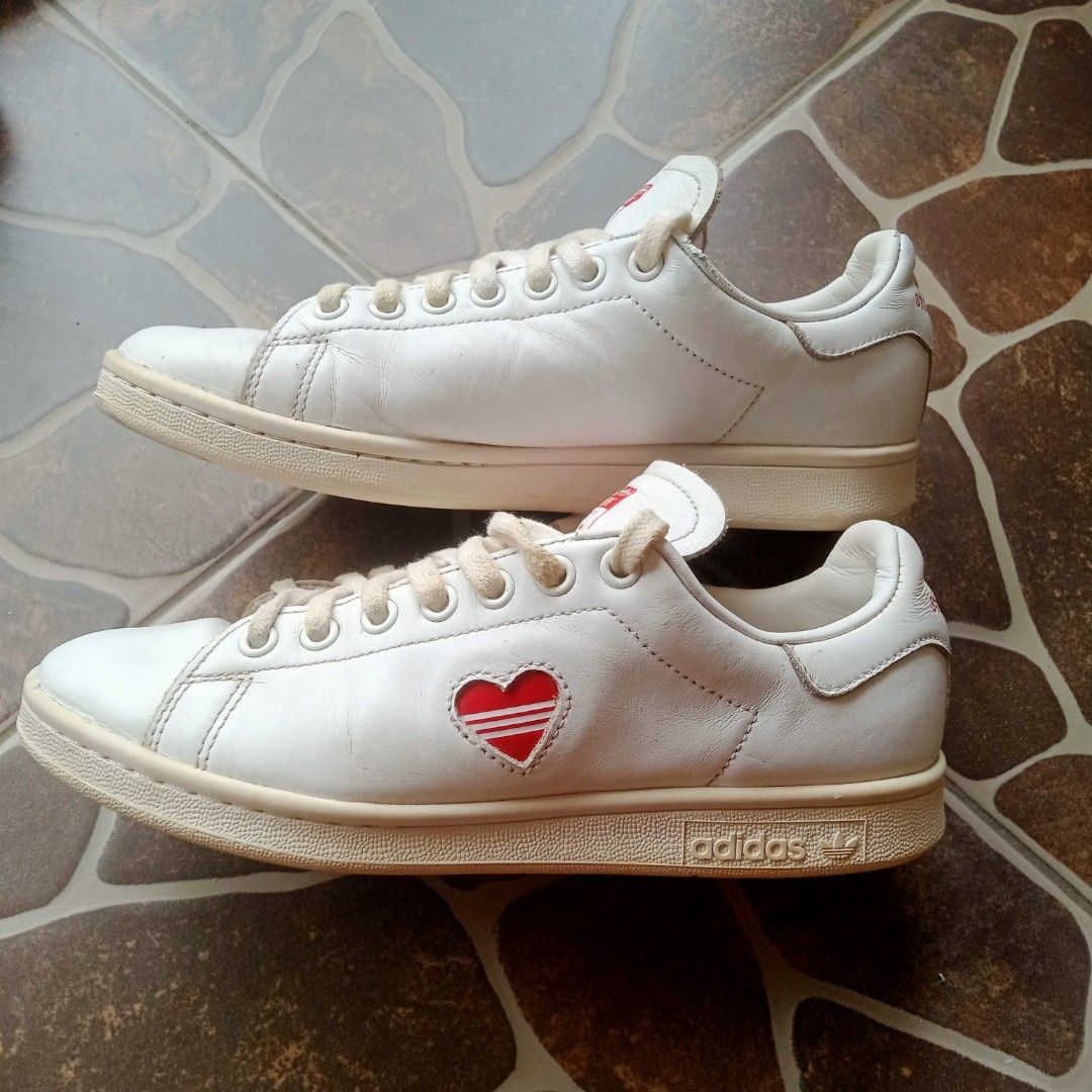 Adidas stan smith love Fesyen Wanita Sepatu di Carousell