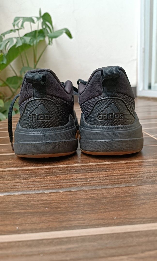 ADIDAS TRAINER V BLACK GUM 42 2 3