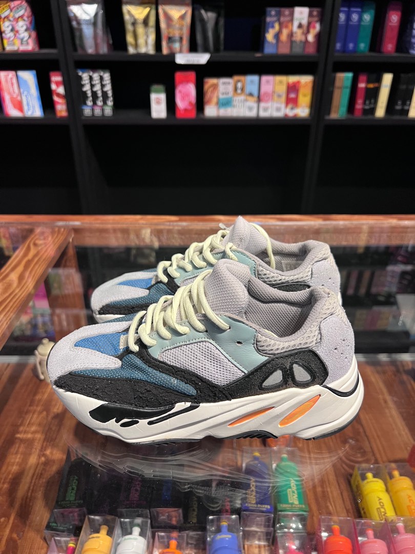 Yeezy discount 700 sf