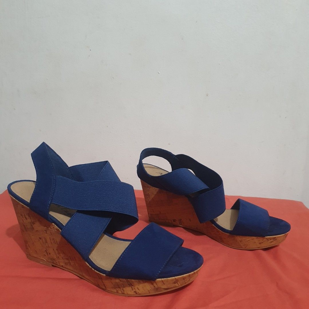 American eagle hotsell cork wedges