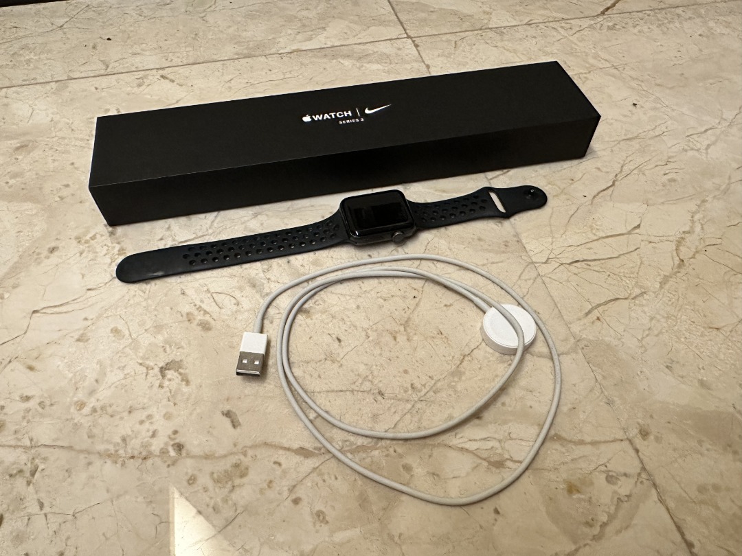 Apple Watch Series 3 Nike 42mm Mobile Phones Gadgets