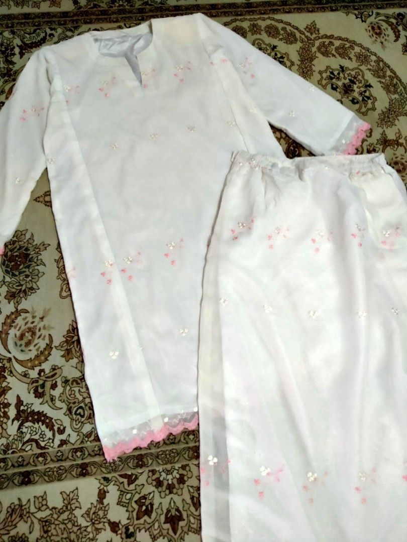 Baju Kurung Putih, Women's Fashion, Muslimah Fashion, Baju Kurung