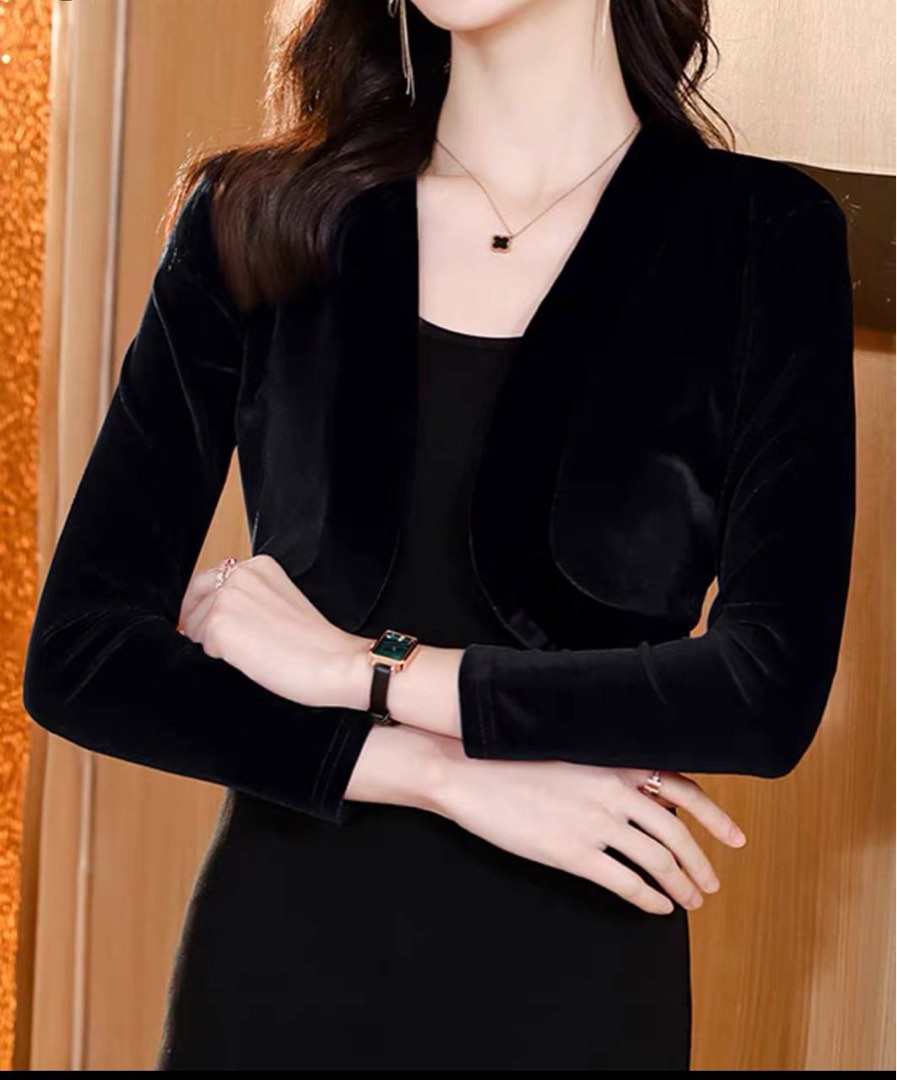Black velvet cropped jacket store