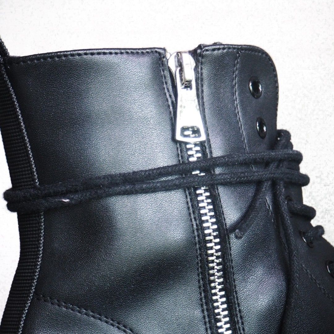 Mens boots with online zipper in back