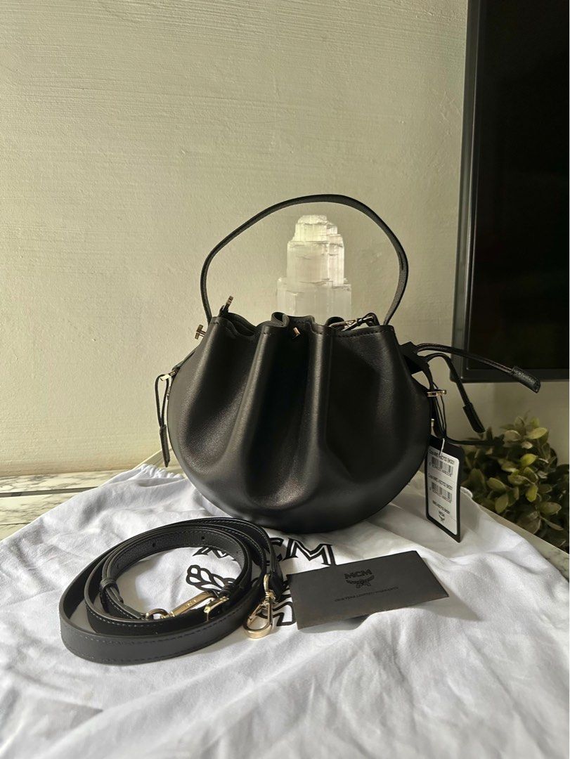 BNWT MCM M Candy leather bucket bag in black