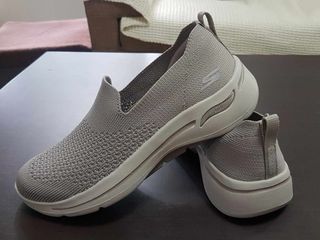 skechers go walk View all skechers go walk ads in Carousell