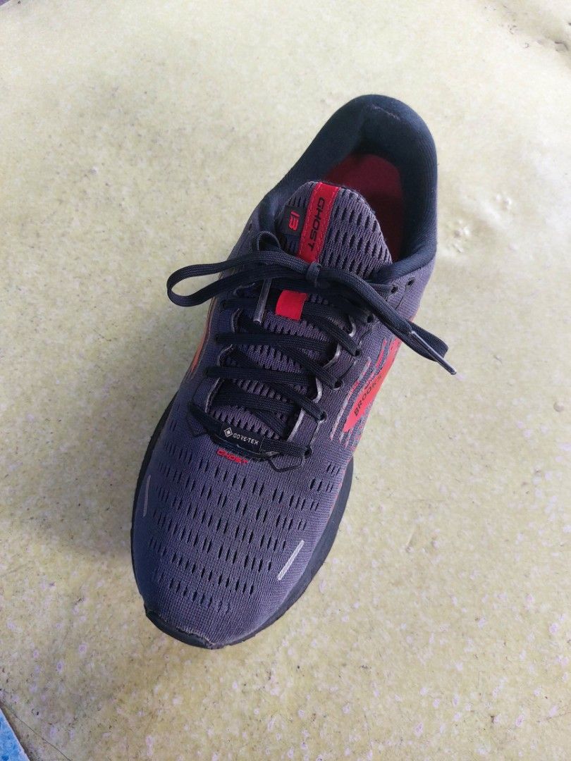 Brooks Ghost 13 Men's Road Running(27.5 cm) (Category: Sneakers) located in Baguio. Submitted by master_of_brands (Listing ID 1270584497, Image 2). Description: Authentic Brooks Ghost 13 Men's Road Running Size 9.5 US/27.5 cm/43 Europe Slightly used Thick outsole No box No sole separation/No pinhole In excellent condition.