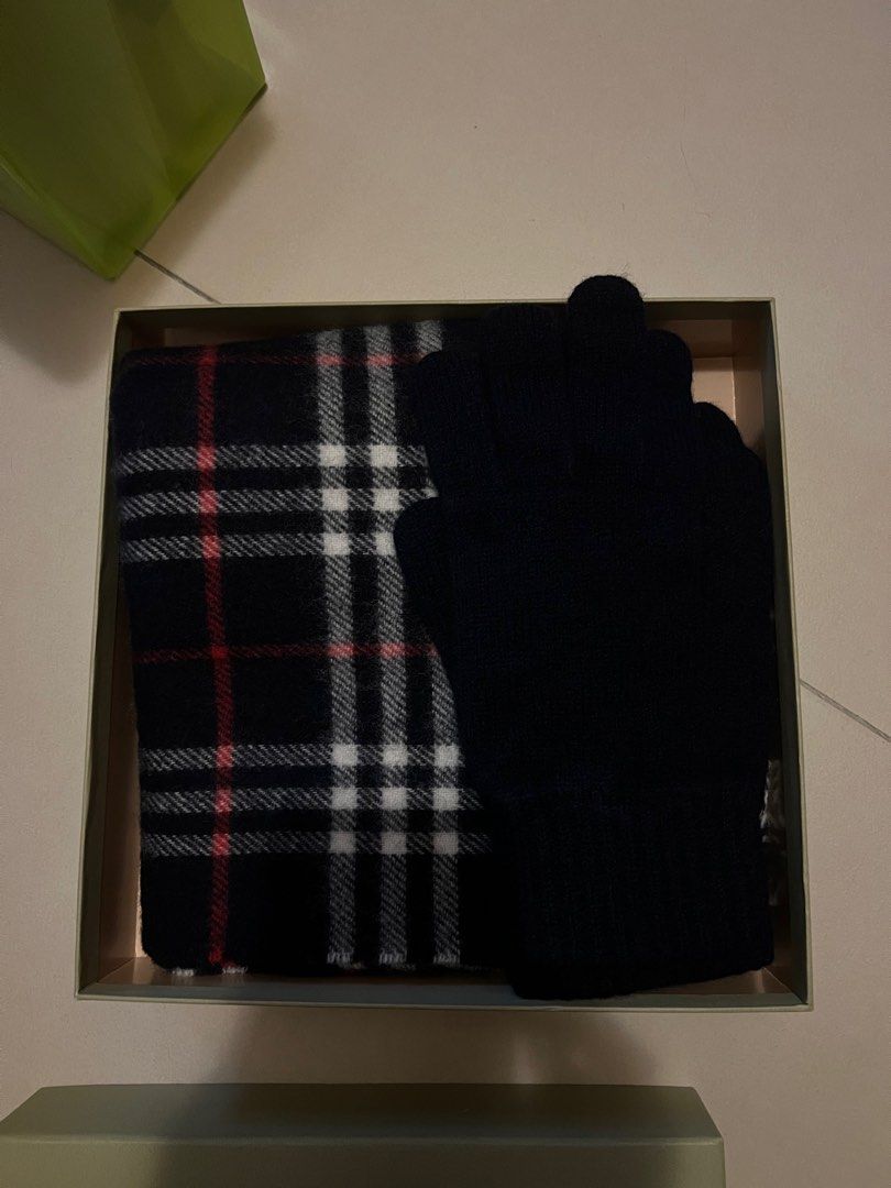 Burberry shop kids gloves
