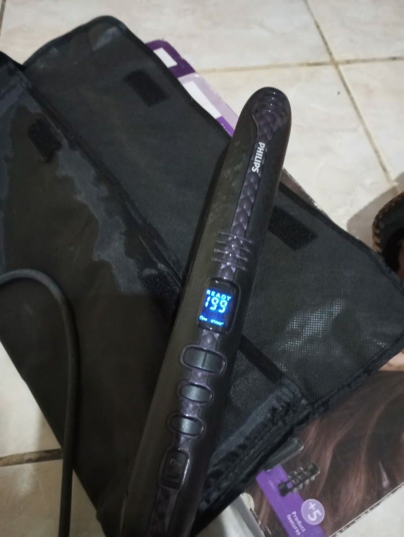 Philips 8339 hair straightener top