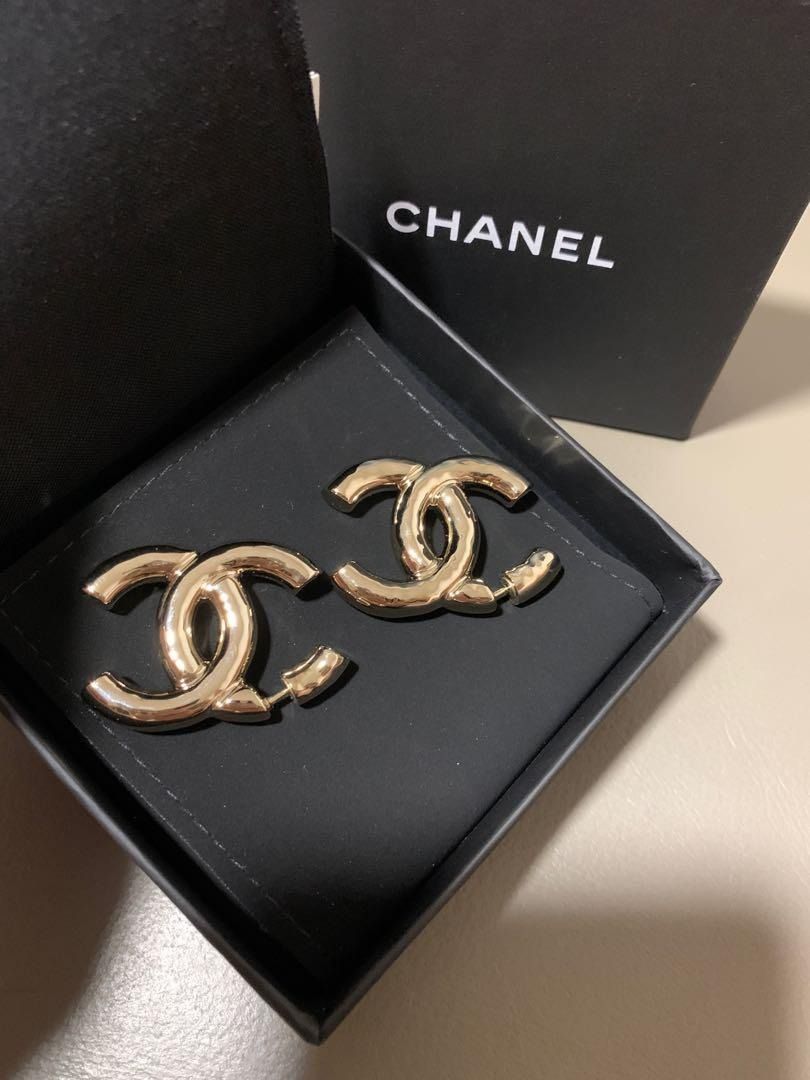 Gold chanel earrings new arrivals cc