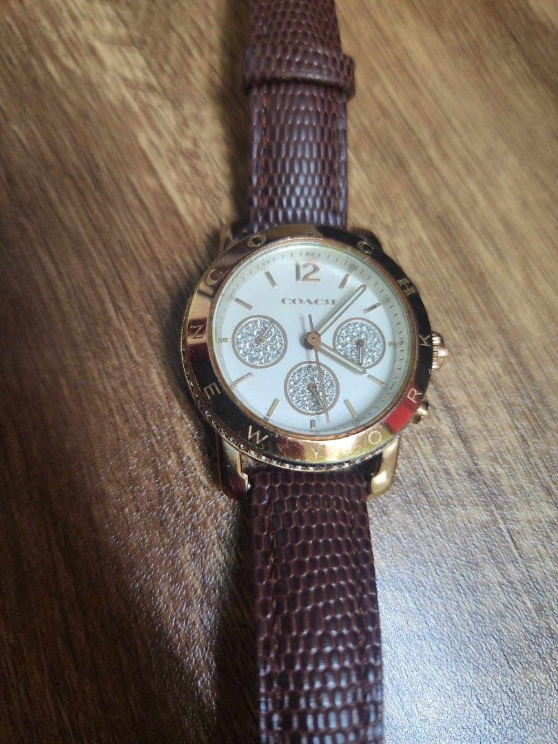 Coach Watch (Category: Women's Watches) located in Makati City. Submitted by eilener (Listing ID 1270614788, Image 1). Description: .