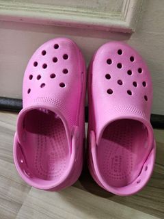 Crocs with fur top pink