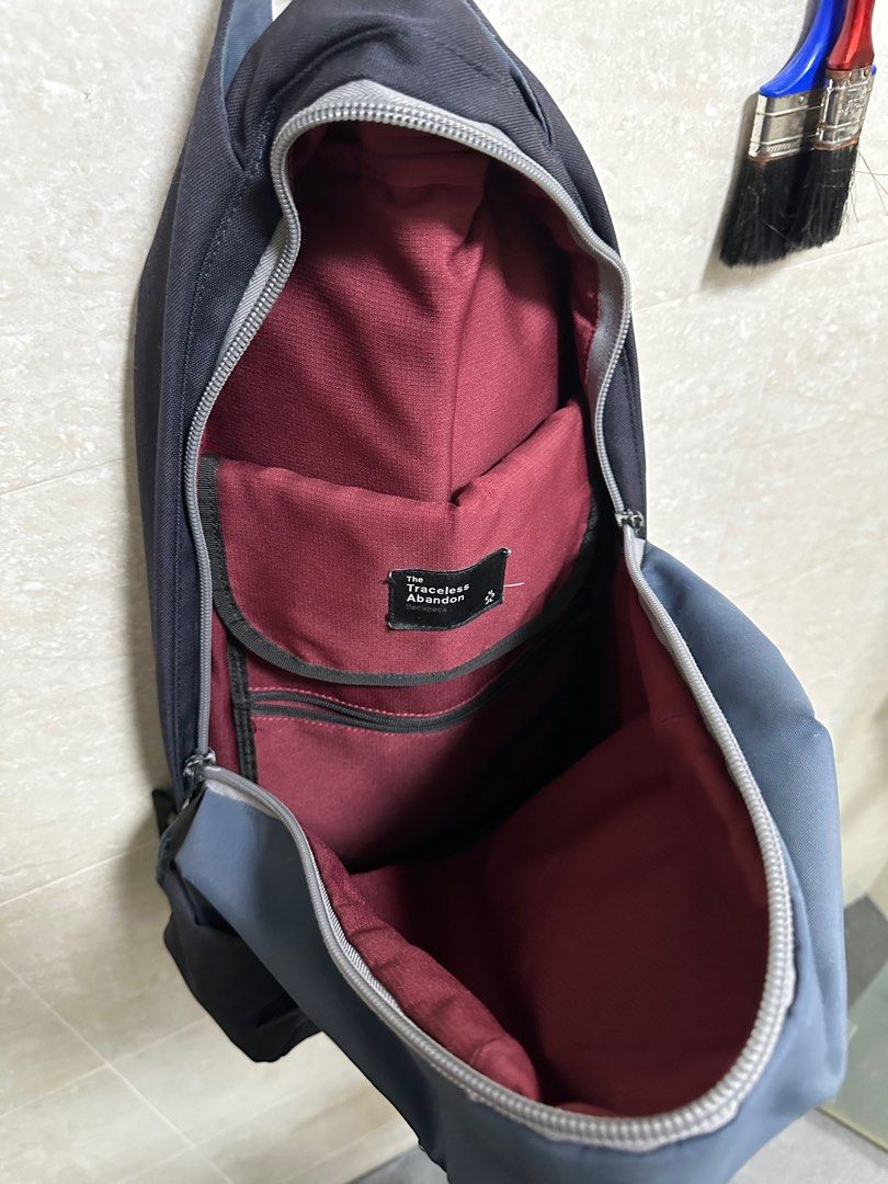 Crumpler traceless sales abandon review