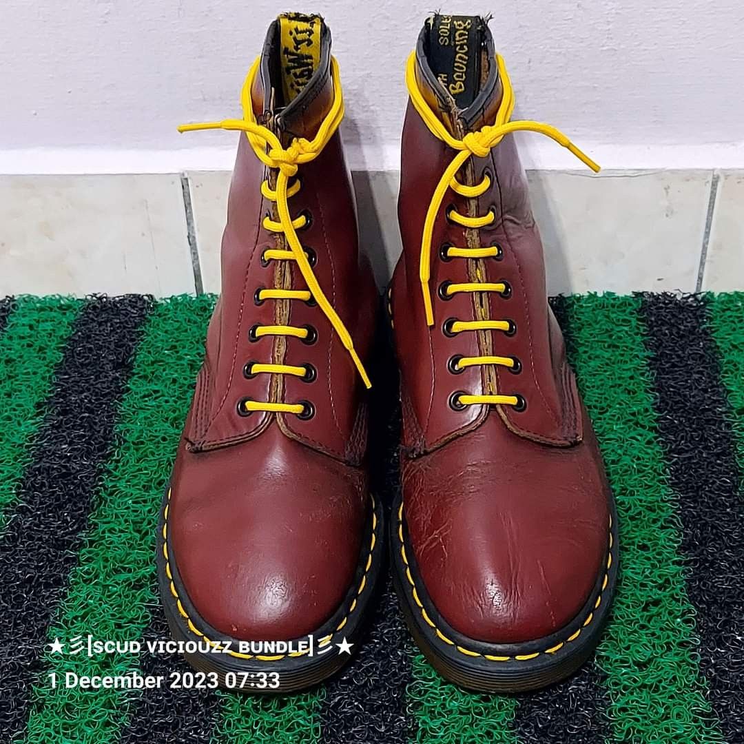 Discontinued Dr Martens Icon tuneomatic 2228
