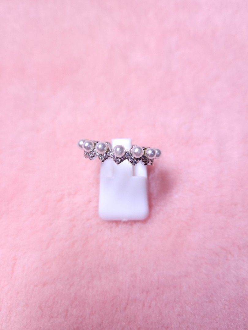 Fashion ring with pearl Women s Fashion Jewelry Organisers