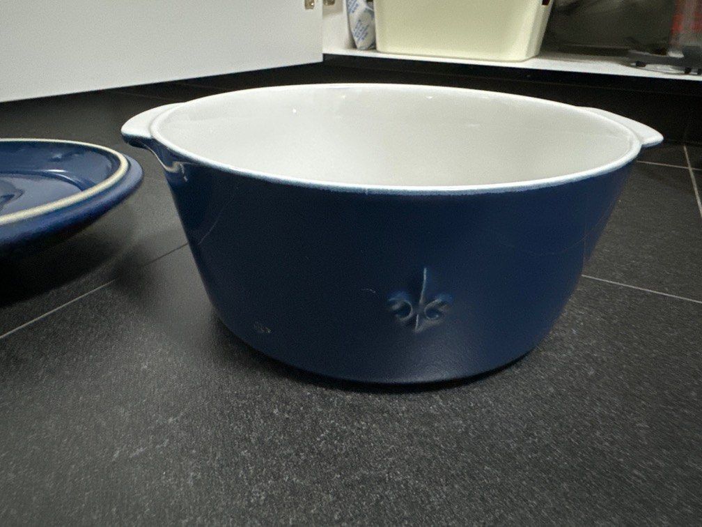 Fontignac round casserole, Dutch oven 2L, Furniture & Home Living, Kitchenware & Tableware