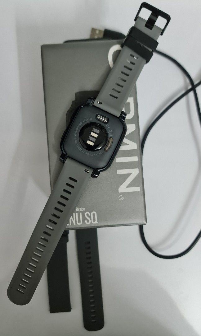 Garmin venu sq best sale vs forerunner 35
