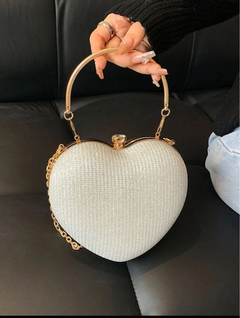 Heart clutch bag hotsell