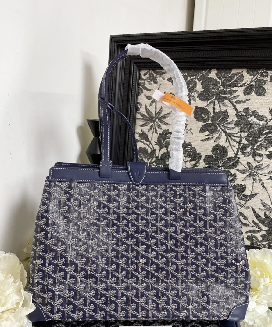 BELLECHASSE BIAUDE PM BAG 36 IN GRAY GOYARDINE CANVAS AND CALFSKIN TRIM