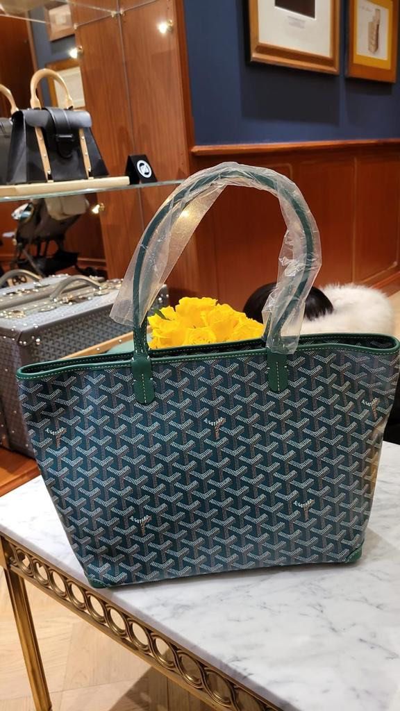 Goyard medium tote discount