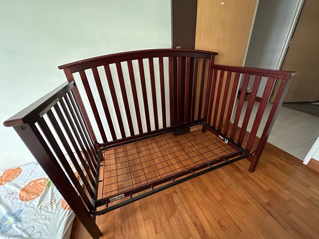 graco freeport 4 in 1 crib