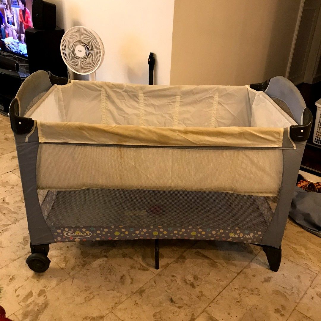 Graco roll top a bed