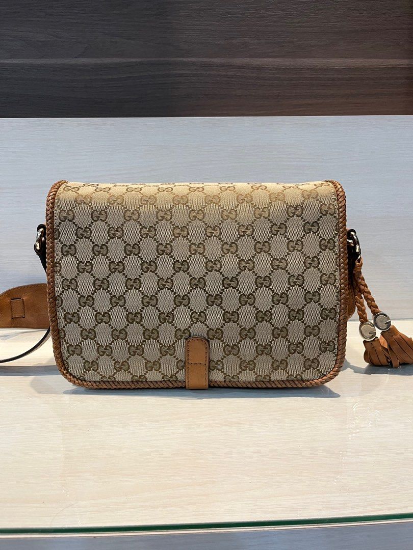 Gucci crossbody outlet bag with tassel