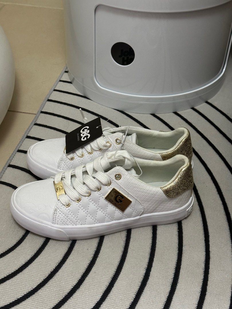 Guess wedges white 2025