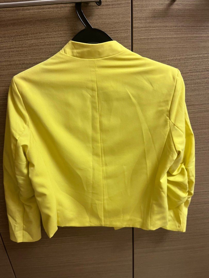 H M yellow jacket Women s Fashion Coats Jackets and Outerwear