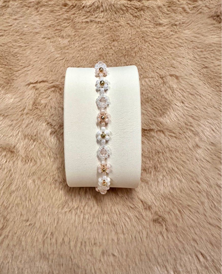 White sales flower bracelet