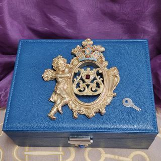 "HARK THE HARPIST" Hunter Green 
French Crown Victorian Gold Angel Harp Decoration Frame Jewellery Trunk Case Box Christmas Present Gift (Silver Lock & Key)