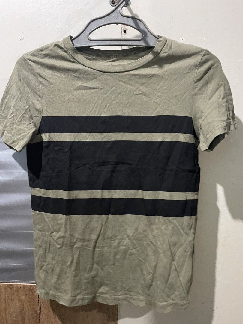H&M tshirt 8-10yrs old (Category: Tshirts & Polo Shirts ) located in Butuan. Submitted by krishaun (Listing ID 1270600673, Image 1). Description: Cotton Army green and black color Used pnce Accepts Gcash Payment.