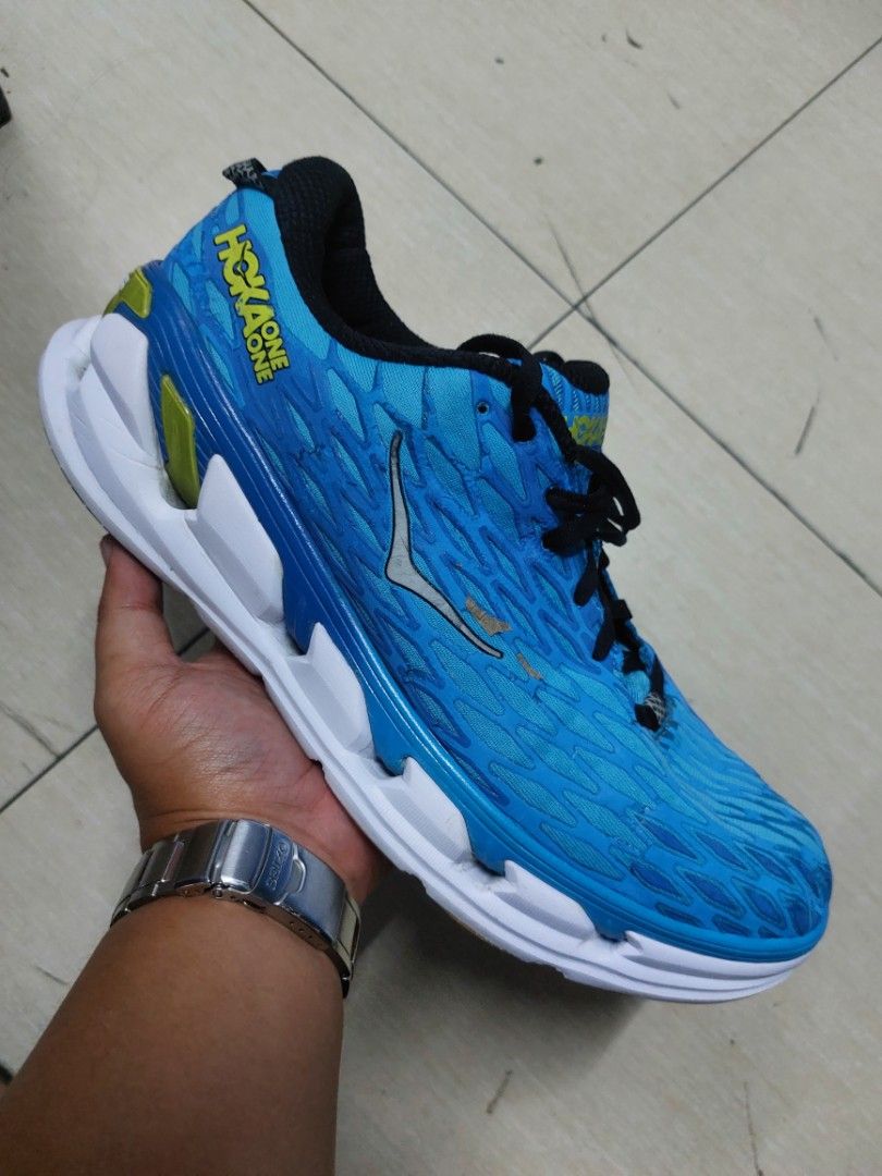 Hoka one clearance one vanquish 2