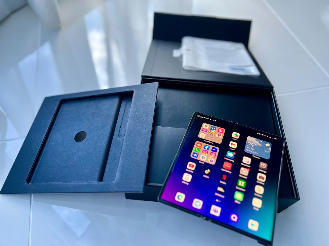Huawei mate xs2 グローバル版　512GB Huawei mate xs2 グローバル版512GB