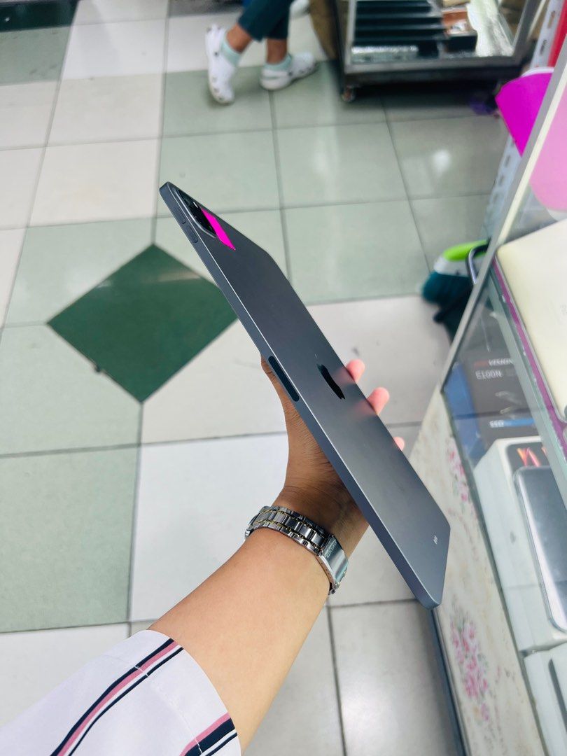 Ipad Pro M1 2021 128gb (Category: iPad) located in San Juan City. Submitted by javedsgadgetshop (Listing ID 1270452469, Image 2). Description: OPEN FOR INSTALLMENT VIA CREDIT CARD/GGIVES & SWAP/TRADE-IN! WE BUY AND SELL ( ANYKINDS OF UNIT BINIBILI PO NAMIN)! PTPA : Padelete po f bawal Read ❗️Onhand ‼️ Ipad Pro 2021 M1 •128gb •NTC Variant •Good batt health •Factory Unlock •95% Smoothness •No hidden issue | No Repaired •100% Authentic | Not Refurbi