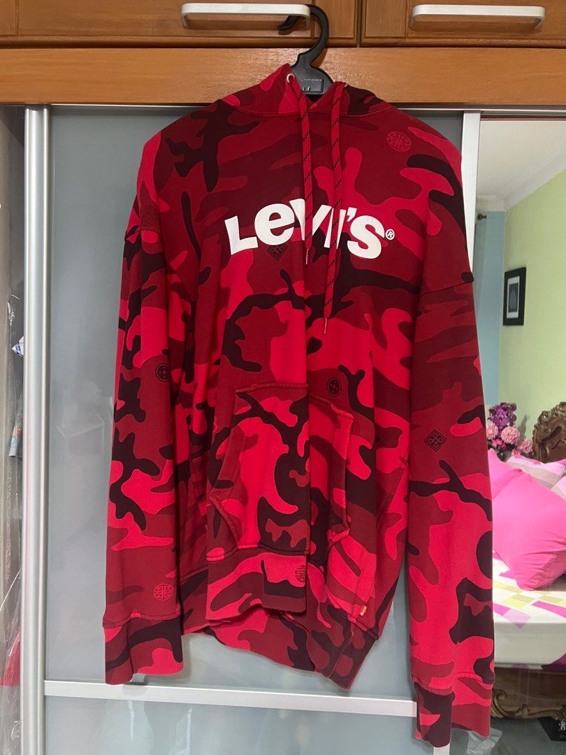Levi's red sales camo hoodie