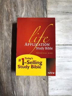 Life Applications Study Bible (NIV Paperback)